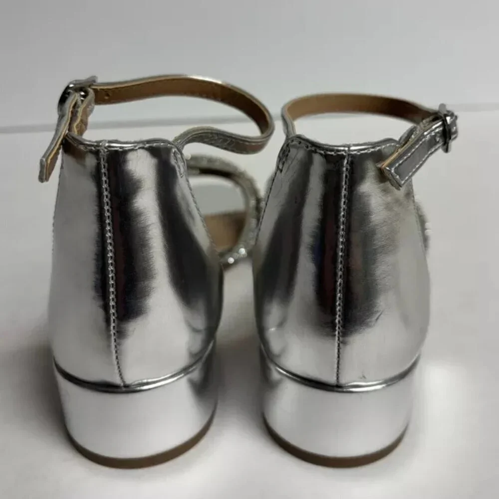 Steve Madden Big Kids’ Londynn, Silver Ankle Strap Sandals, Girls’ Size 3 M